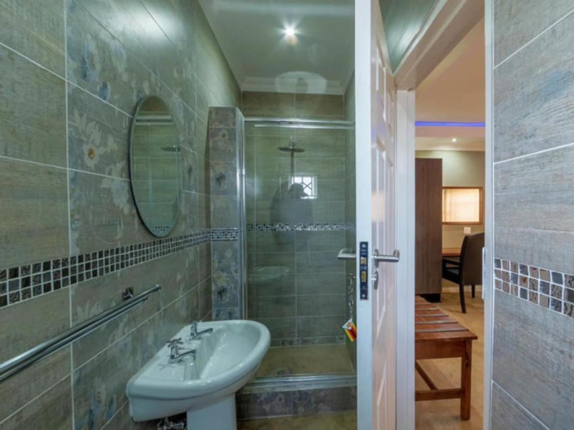 The Shrub Lodge Victoria Falls Bilik gambar